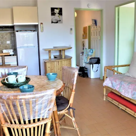 Climatise 2p Avec Parking, Proche Et Commerces A - Fr-1-226b-99 Daire *